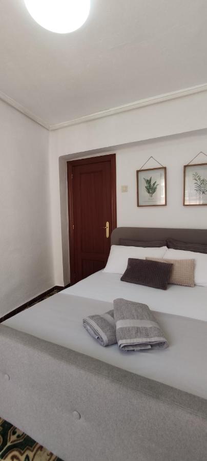 Habitacion Con Balcon Privado. Διαμέρισμα Βαλένθια Εξωτερικό φωτογραφία